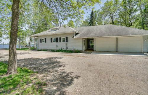 Lakeside Litchfield Home with Patio and Gas Grill! - Foto 27