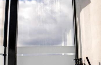 Stunning Mirrored Glass Cabin with Hot Tub & Sauna near Lookout Mountain, Dade County, GA - Foto 14