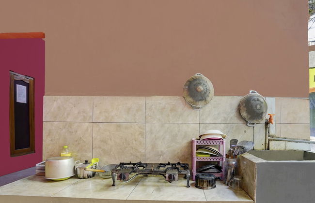 OYO Life 92840 Wisma Morricco - Foto 21