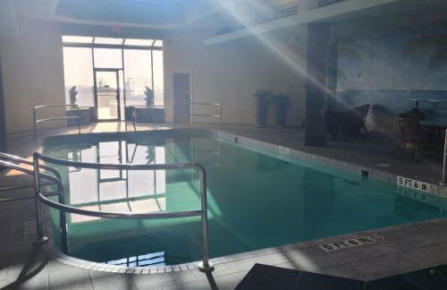 Coastline Penthouse Condo - Foto 20