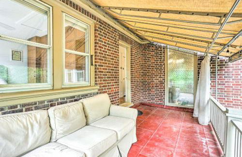 Majestic Richmond Apt with Tranquil Koi Pond! - Foto 24