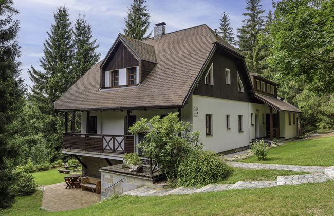 8 bedroom House in Harrachov with garden - Photo 8