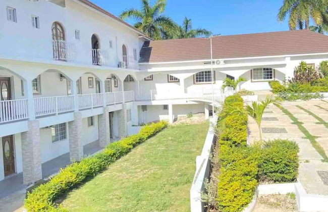 Charming Sea View Town House Chef Driver Optional - Photo 39