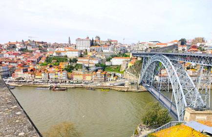 Mezzanine with courtyard in Porto n 29 - Foto 6