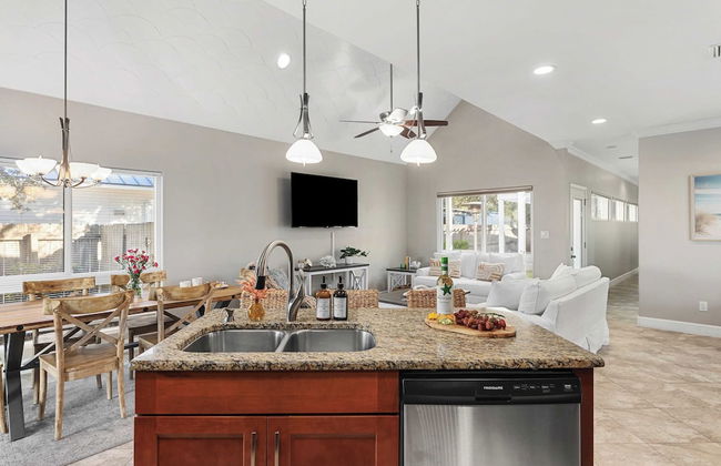 Pelican Retreat by Avantstay 5 Mins TO Beach Pet Friendly w/ Pool & Bbq! - Foto 19