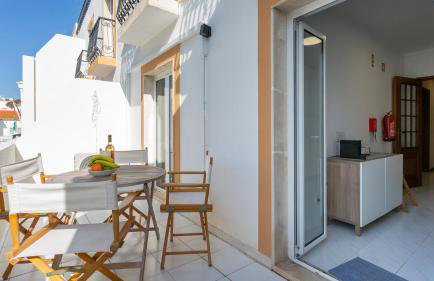 Bright 1BDR Apartment W/Balcony by LovelyStay - Foto 13