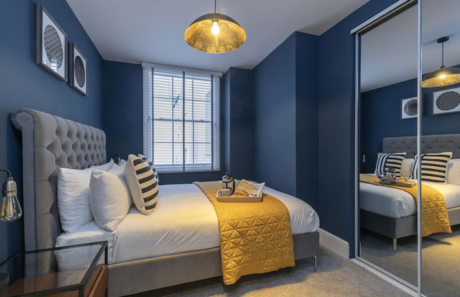 Elliot Oliver - Luxury 2 Bedroom Regency Apartment With Parking & EV Charger - Photo 6