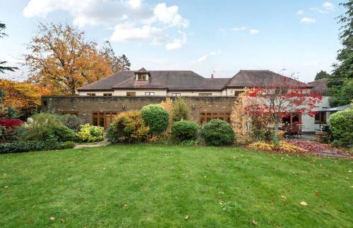 Kingswood 6 Bed Mansion, Tennis Court and Cinema - Foto 6