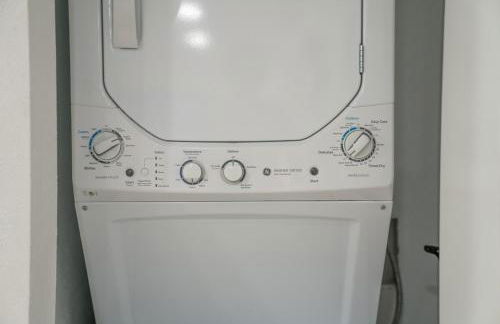 DT DFW Chic Free Parking and Pool In Medical District - Foto 39