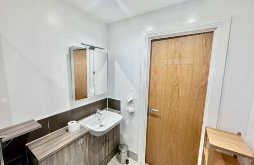 Luxury 2 BED Entire Apartment-Near Tube & Shopping centre - Foto 6