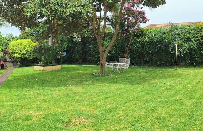 Charming 6-bed House With Swimming Pool in Harare - Foto 42