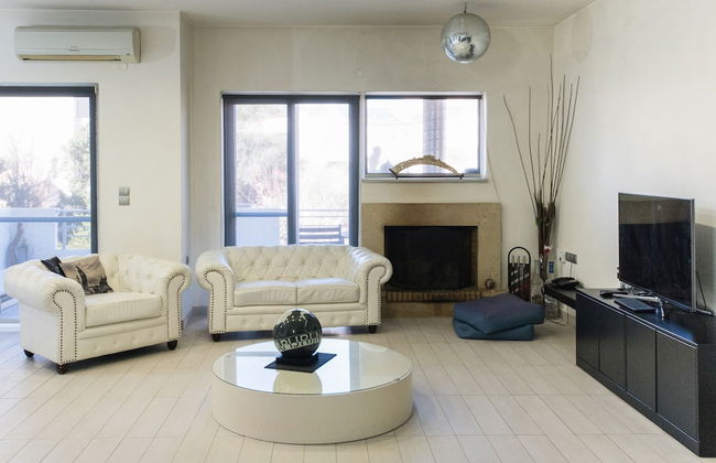 Thomis Beach Family Home Near the Sea - Photo 1