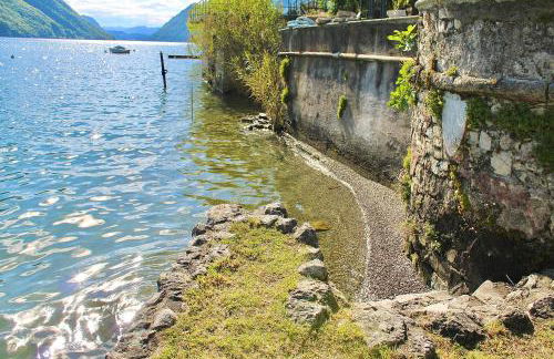 The Painter's Nest with Private Lake Garden - Photo 29