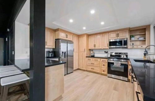 Updated Mountain Cabin Retreat with 180 views off Deck and Balcony - Foto 9