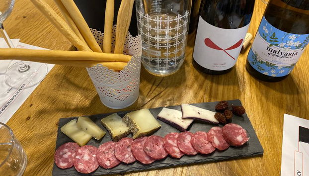 Tour de cata de vinos en Valencia - Foto 2