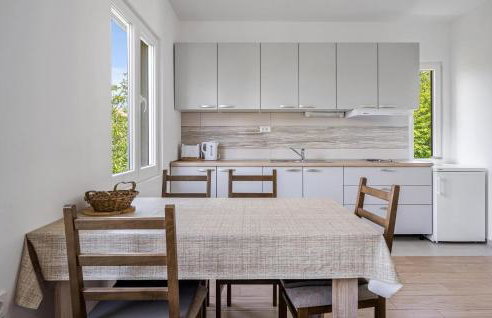 1 Bedroom Gorgeous Apartment In Zlarin - Photo 12