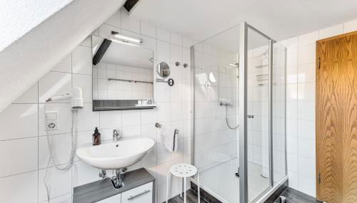 Charmante Hotelwohnung nahe Pforzheim, ruhige Lage - Foto 4, Shower