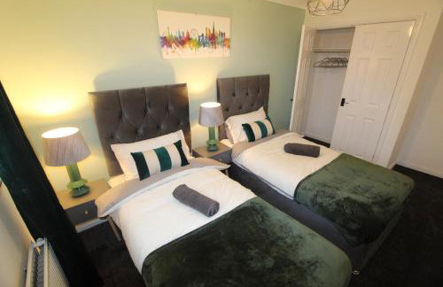 4 Bedroom House Near Manchester Airport, Wythenshawe Hospital and Trafford Centre - Foto 18