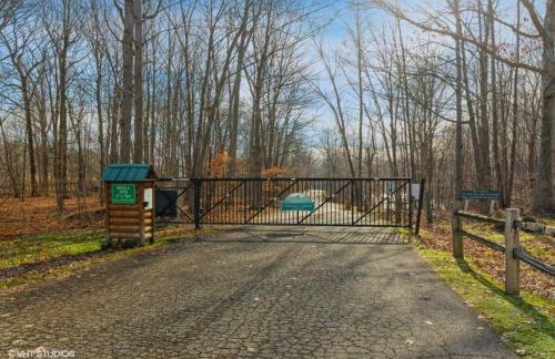 Knotty but Nice-sleeps 6-one minute to lake! - Foto 26