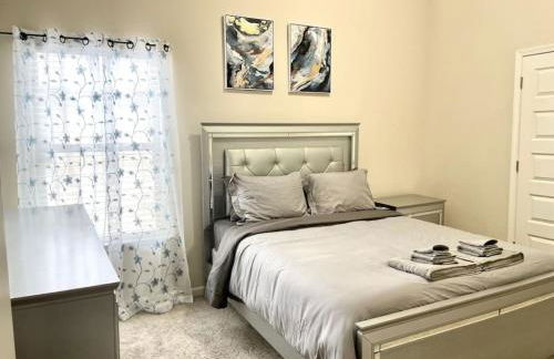 Spacious Home, Patio, Yard, WiFi, Near Speedway - Foto 9