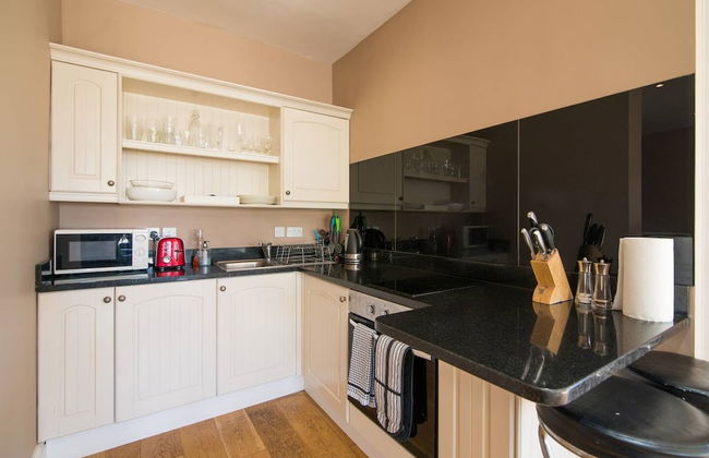 Super Spacious Barn Conversion With Free Wifi, Netflix Fireplace - Photo 28