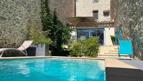 Chez Elia, pour les amoureux des vieilles pierres - Foto 1