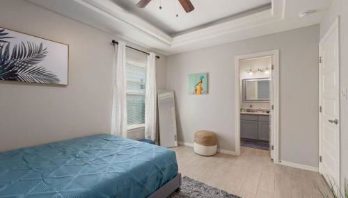 Cozy 3 Bed 2 Bath Apartment, Near Shopping Plazas, Expressway and Free Parking - Photo 5