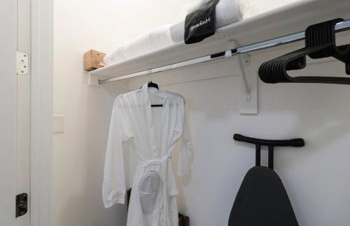 Unit 5 Cozy 1 Bed Room with Queen Bed plus Sofa Pullout - Foto 5