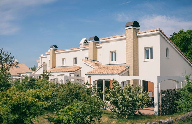 Semi-detached Holiday Home Near the Sea - Photo 1