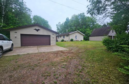 Lake Willow Lakefront House! Northwoods Retreat! - Foto 9