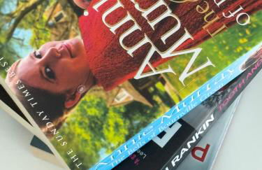 Modern Top-Floor 2-Bedroom, 2-Bathroom Apartment with Lift & a Private Balcony, Sleeps 6 - Foto 28