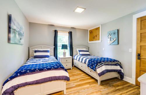 Waterfront Getaway on Sodus Bay Prime Location! - Foto 26