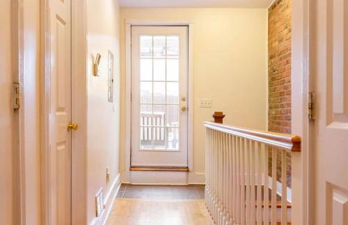 The Brick House Wooster Sq at Yale with Skyline Deck and WD - Foto 6