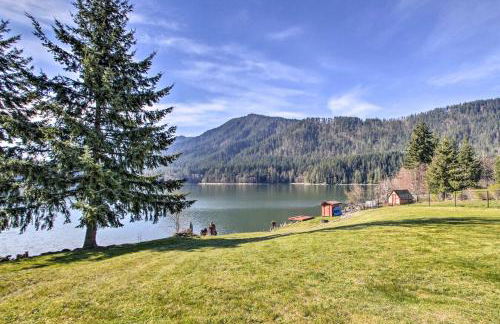 Lakefront Eatonville Cabin with Dock and Mtn Views! - Foto 33