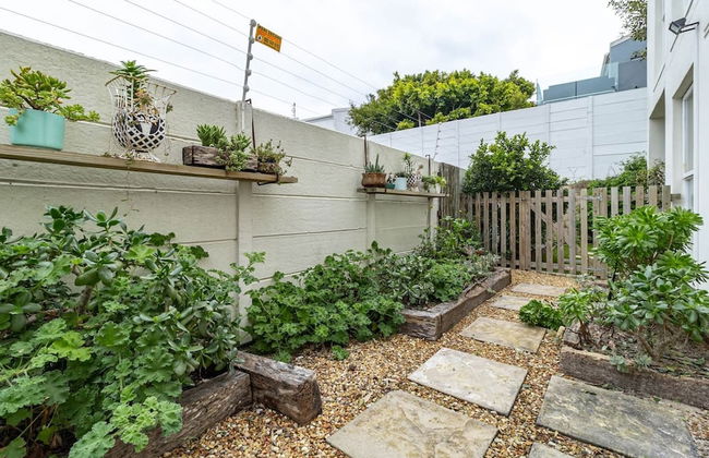 3 Bedroom Family Home - Houtbay - Photo 22