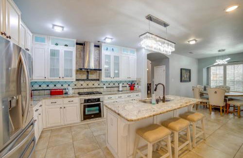 Great for Gatherings! Stylish Allen Home with Patio - Foto 12