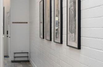 Light-Filled Modern Flat Near 25th Street Fun - Photo 15