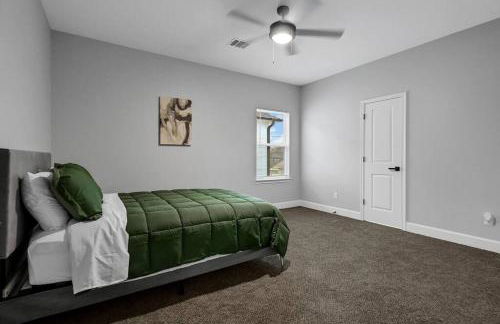 Sleeps 7 Newly Built 10 min from All major attractions - Foto 23