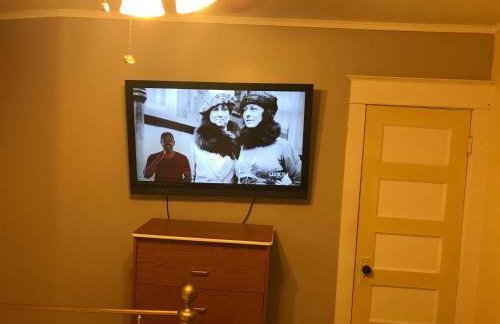 Room - Airport, Eastman Dental, UofR & Medical Ctr at Strong Hospital-Professionals Welcomed - Foto 7