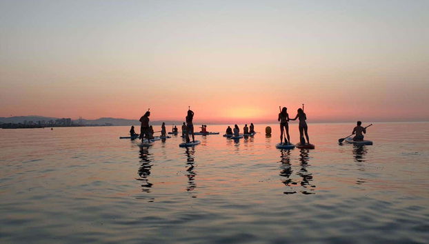 Tour en paddle surf por Barcelona - Foto 2