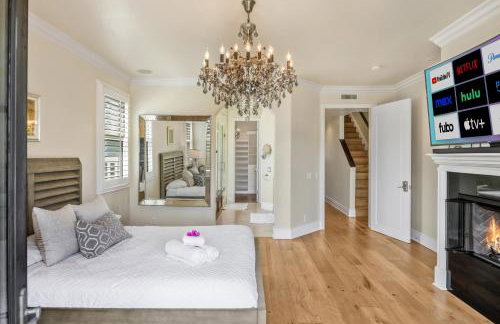 Beach Retreat- Walk to Beach, BBQ, Oceanview Rooftop & Firepit - Foto 36