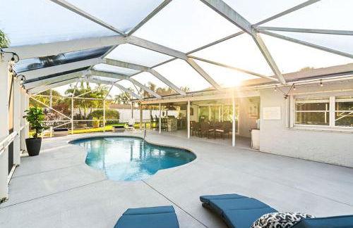 Heated PoolFire PitOutdoor KitchenCorn Hole - Foto 33