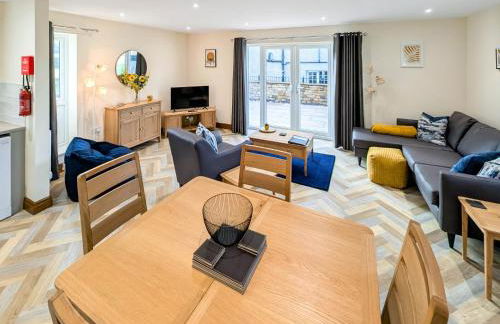 Bay Bungalow - Photo 1