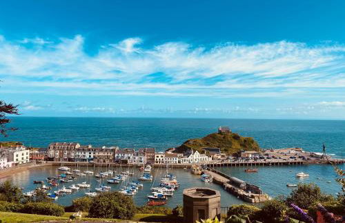 Ocean Terrace, Ilfracombe, 4 bedrooms, Sleeps 8, Stunning Sea Views, Parking, Garden, Pet Friendly - Foto 37