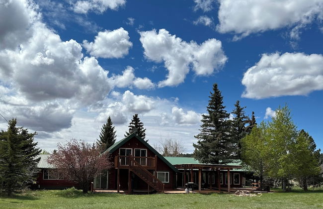 Mount Peale Country Inn and Cabins - Photo 1