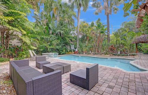 Tropical Oasis 2BR House w Pool - Foto 30