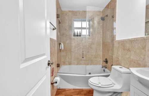 2 King Beds, FREE Parking and Internet in Miami - Foto 14