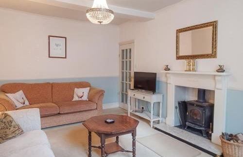 Ellinor House - Photo 2