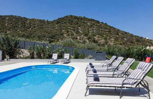 Family Friendly Basilicata Attali villa Private Pool,Children area - Foto 2