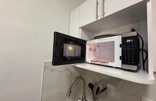 Room in Chelsea 2 with Kitchen - Shared Bathroom -5th Floor Walk-UP - Foto 15